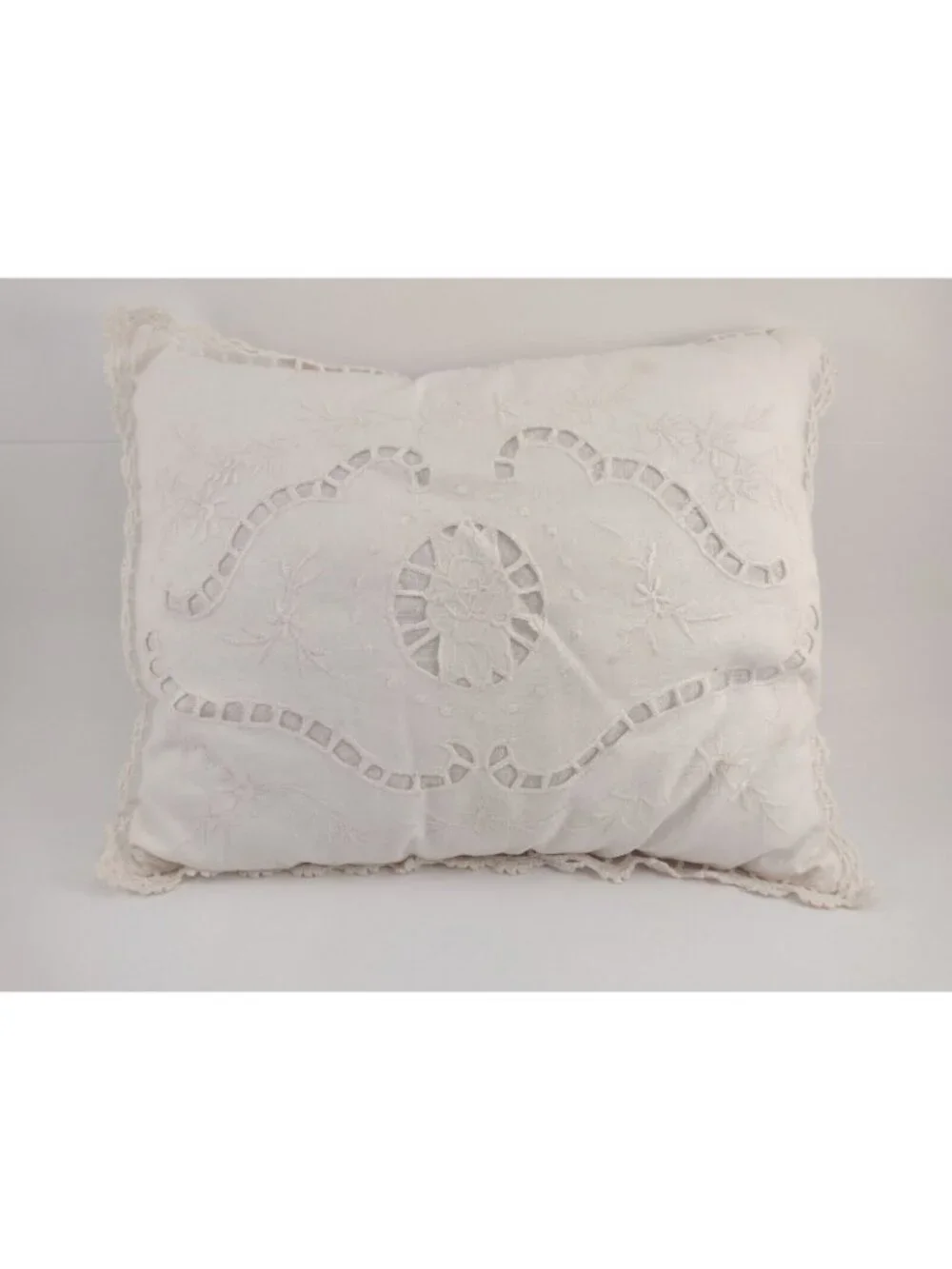 White Throw Pillows Set of 3 Heart Square Rectangle Couch Arm Chair Country